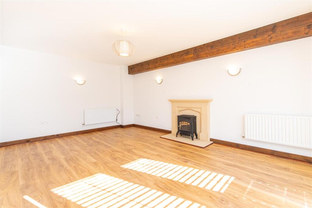 Bell Hill, Finedon - More