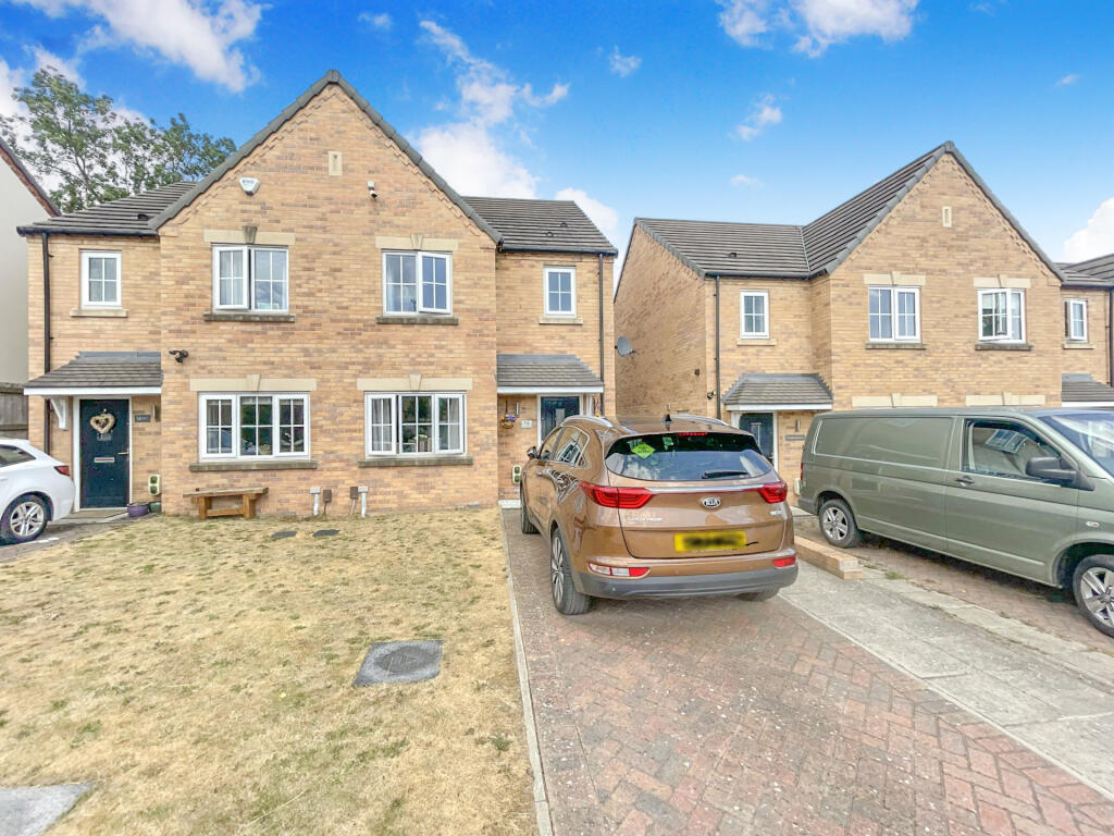 Main image of property: Halton Gill Grove, Harrogate, North Yorkshire