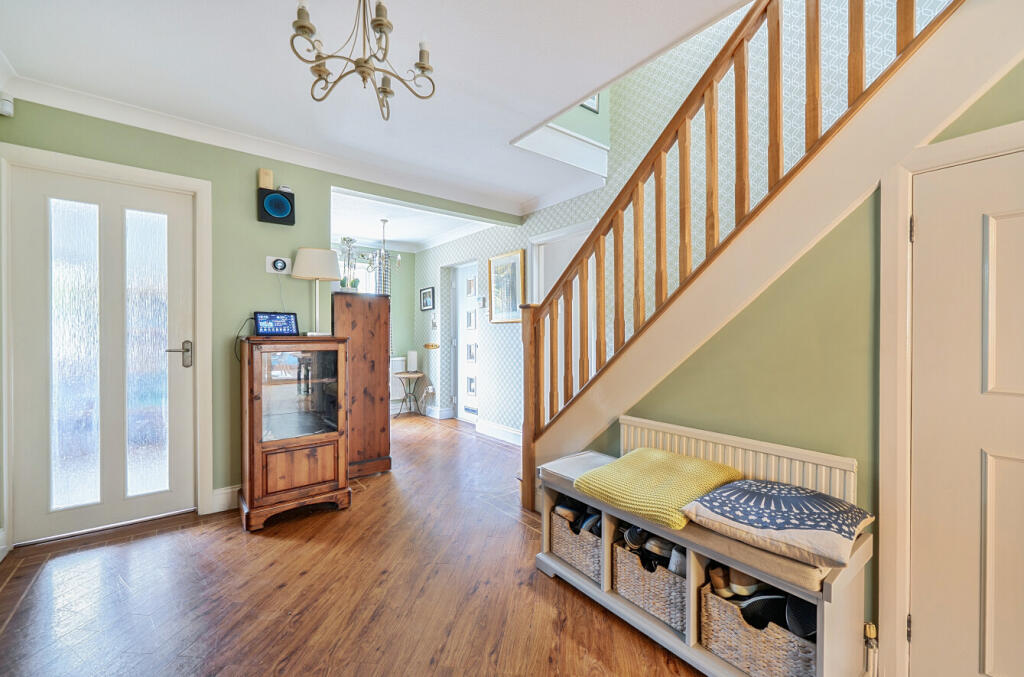 House in Wokingham - View 2