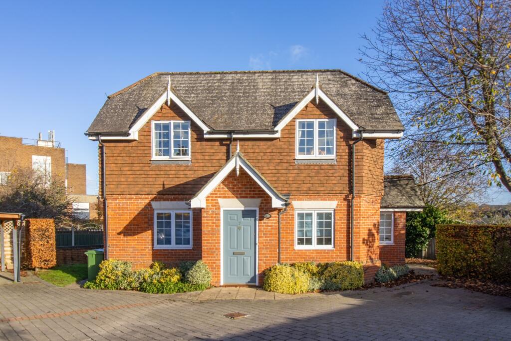 Main image of property: Gregorys, 9 Anstey Road, Alton, Hampshire, GU34