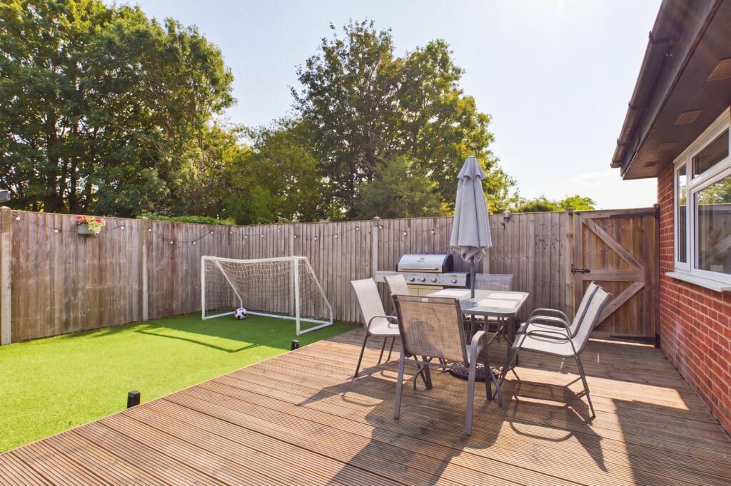 House in White Waltham, Windsor and Maidenhead - More