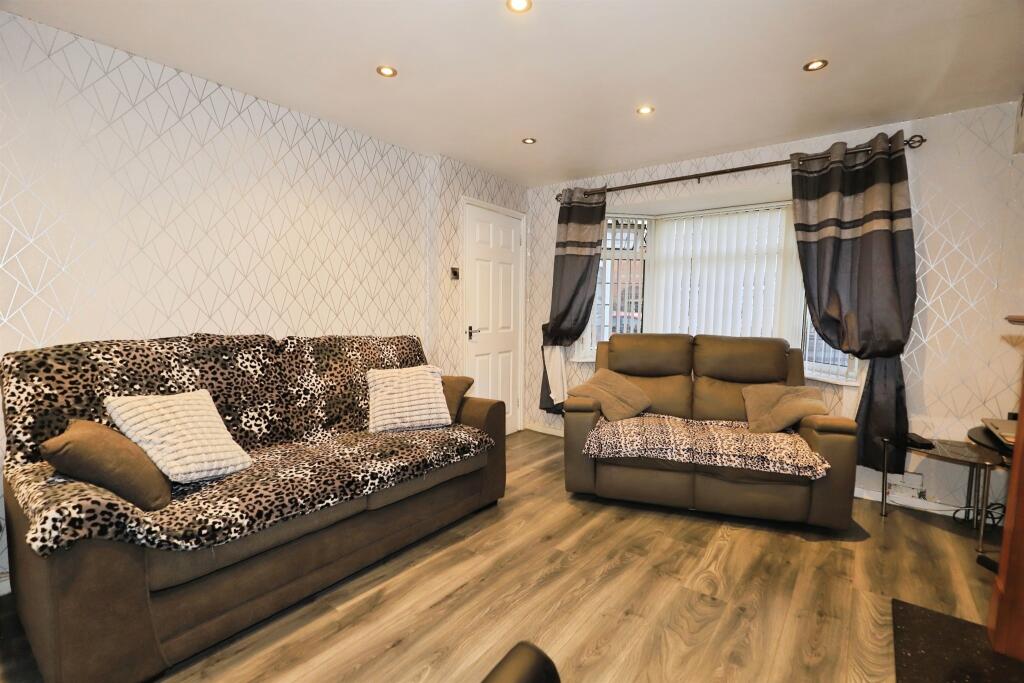 House in Wolverhampton, West Midlands - View 4