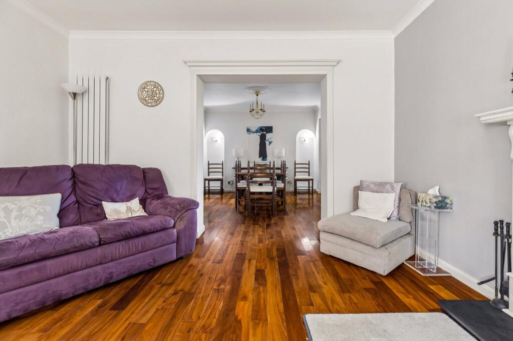 House in Newton Mearns, High Carolside, Whitecraigs - More