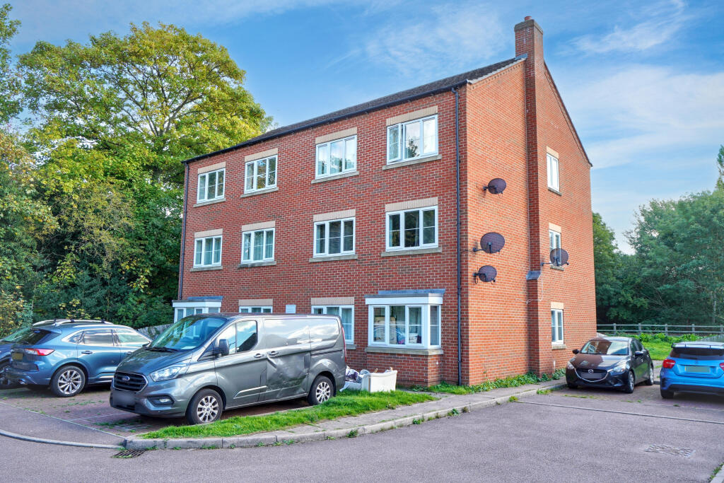 2-bed flat on 19 Branston Greens, Burton Road, Branston, Burton-On-Trent DE14 3DH, £55,000