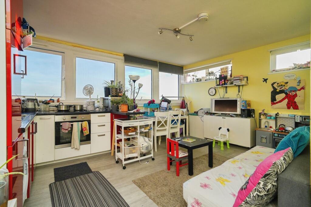Apartment in London - View 2