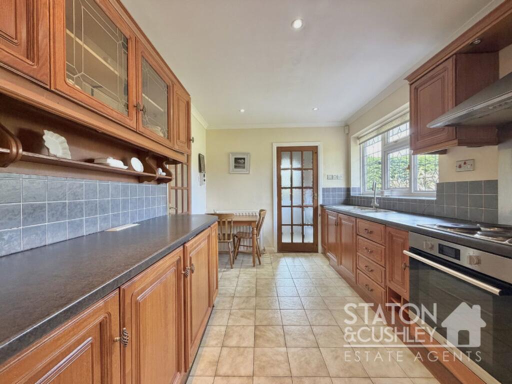 Greendale Avenue, Edwinstowe, NG21 - More