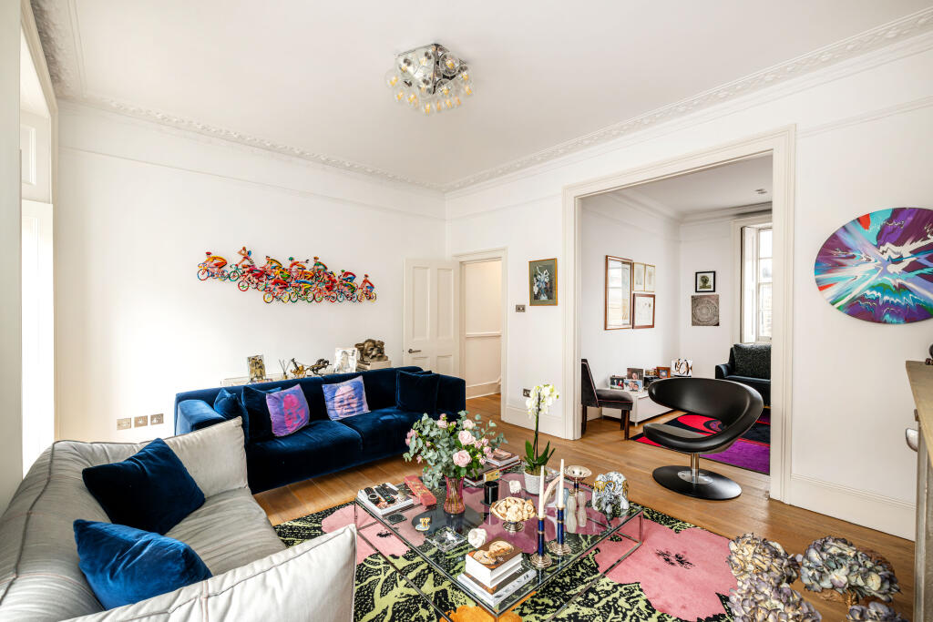 House in London - View 2
