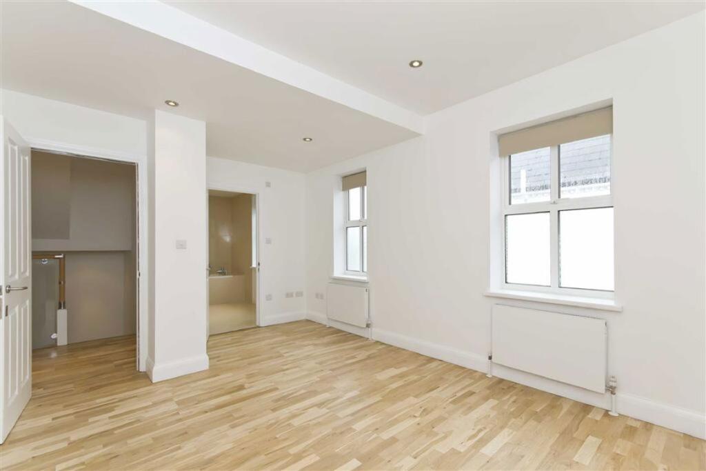 House in London - View 4