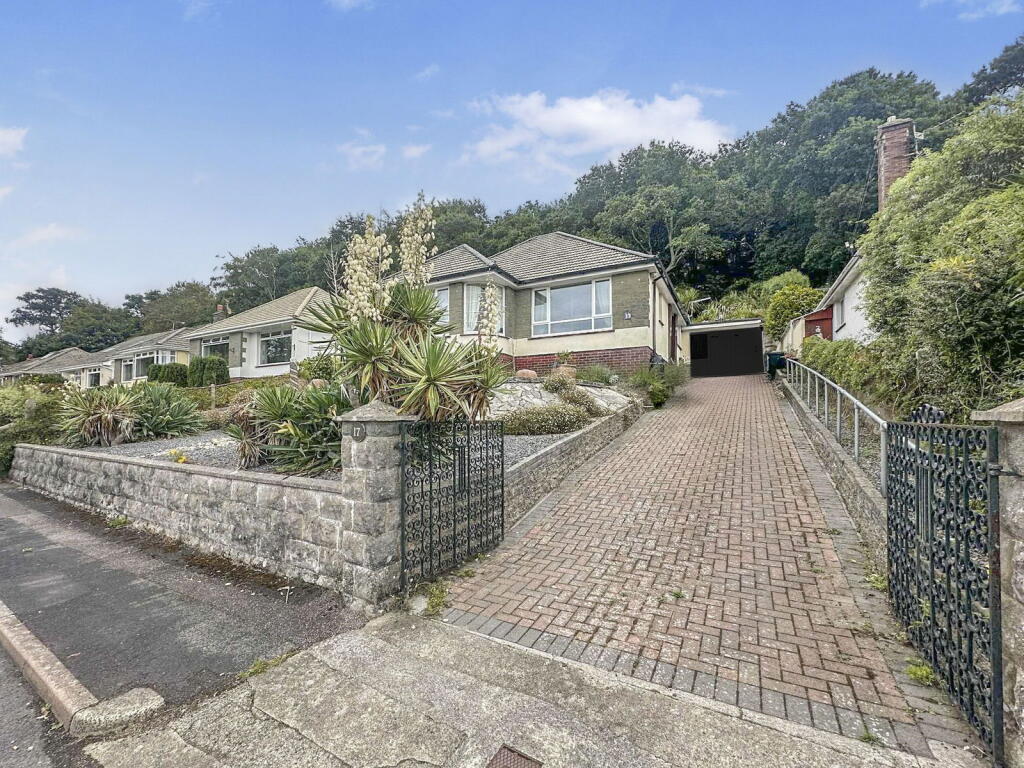 Main image of property: Lyndhurst Close, Kingskerswell, Newton Abbot, Devon, TQ12 5AH