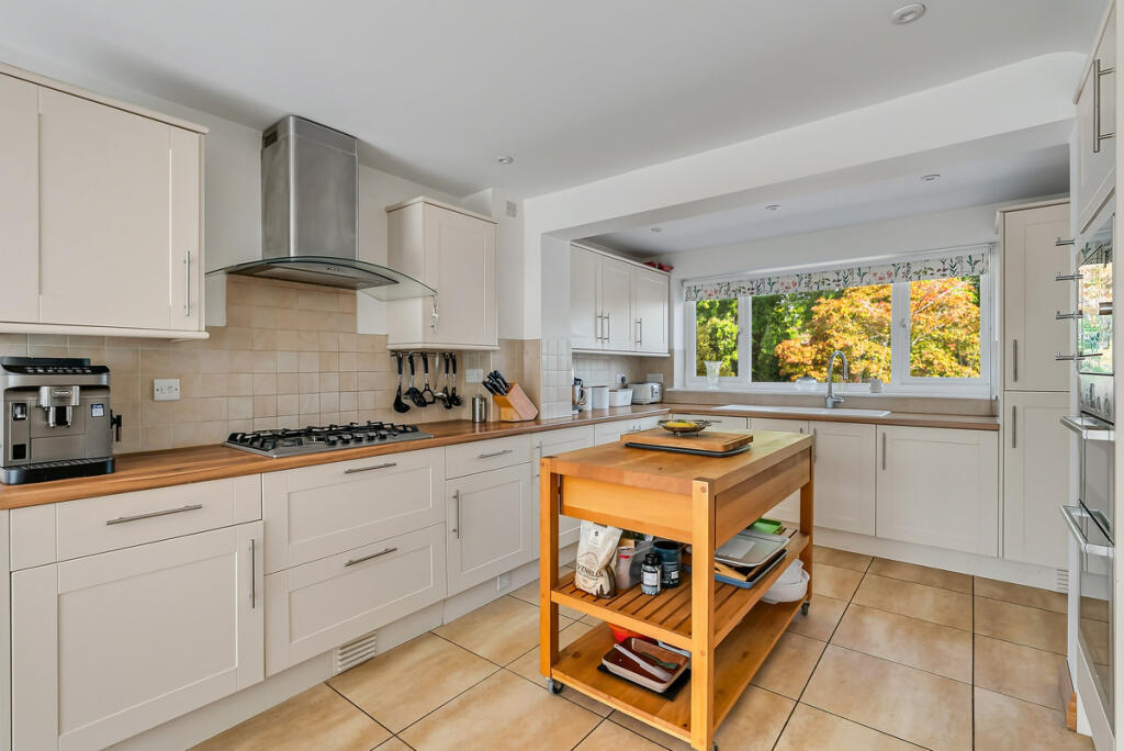 House in Reading, Caversham Heights - View 3