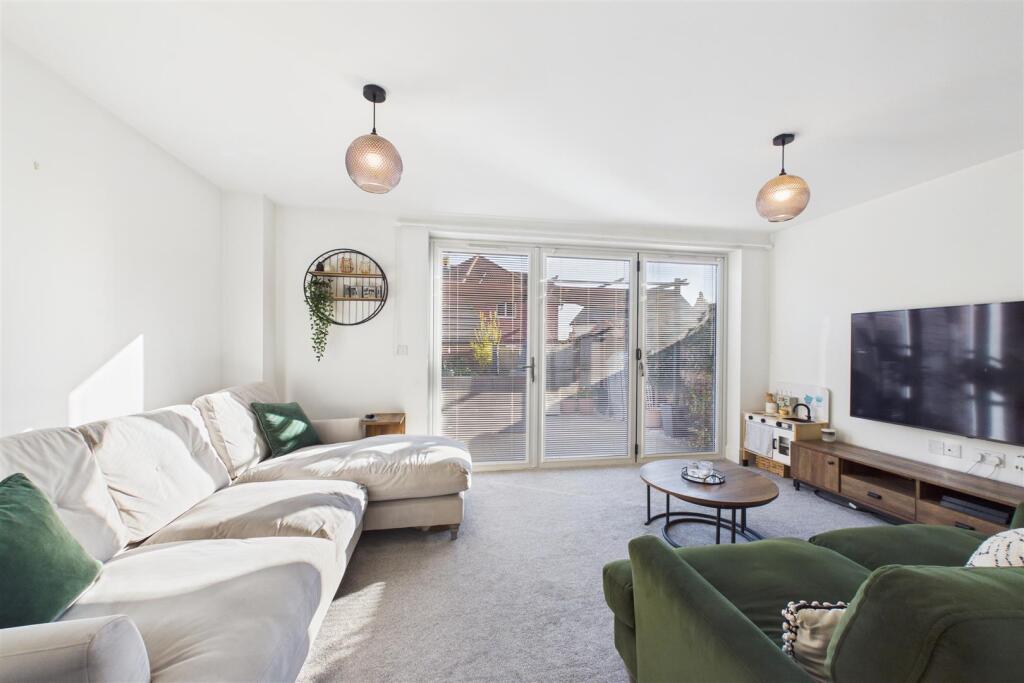 House in Newark, Middlebeck - View 4
