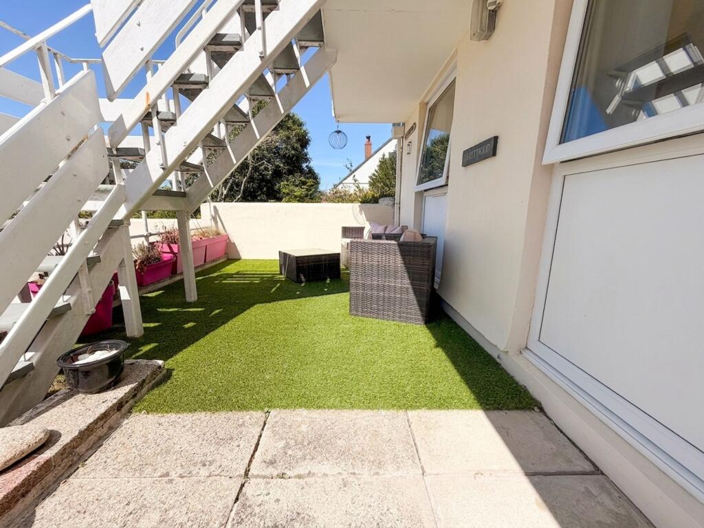 Apartment in Truro - View 4