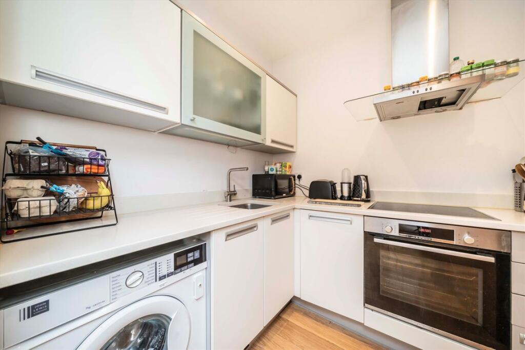 Apartment in London - View 4