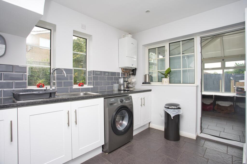 House in Folkestone and Hythe, Morehall, Folkestone - View 3