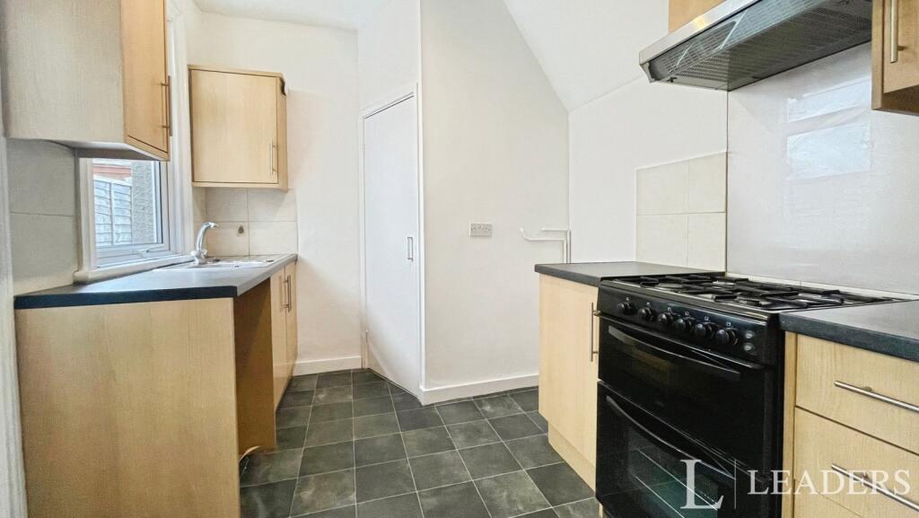 Main image of property: Wallis Avenue, Southend-on-Sea, Essex, SS2