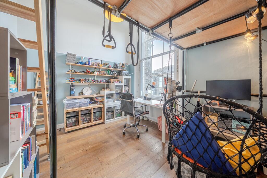 Apartment in London - View 5