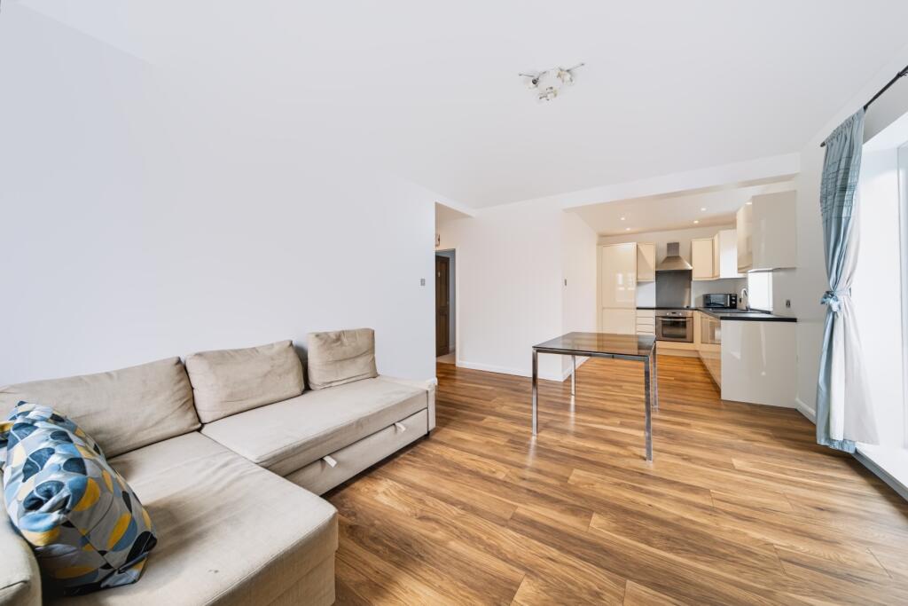 Apartment in London - View 2
