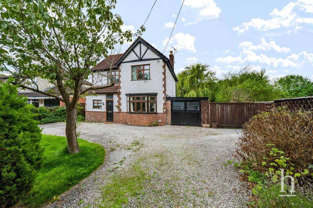 4-bed detached on Chester High Road, Neston, CH64, £600,000