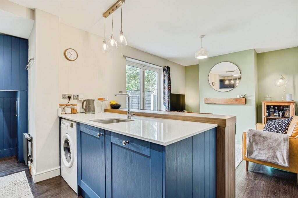 House in Wakefield - View 3