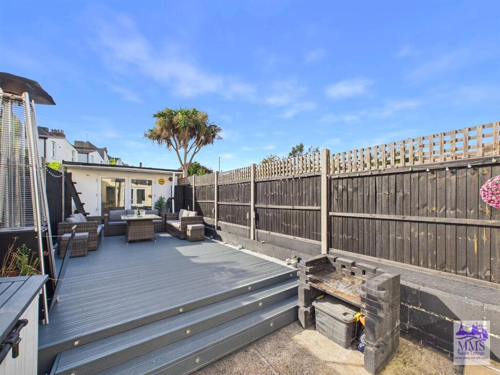House in Rochester - View 4