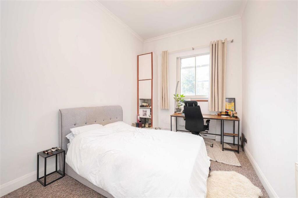 Apartment in London - View 3