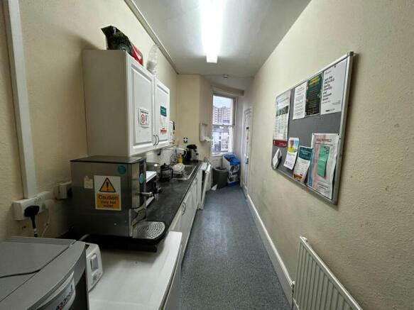 Kitchen 1.jpeg