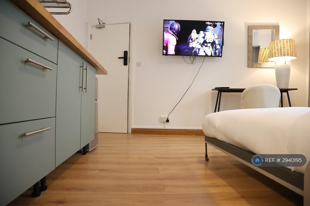 Apartment in London - More