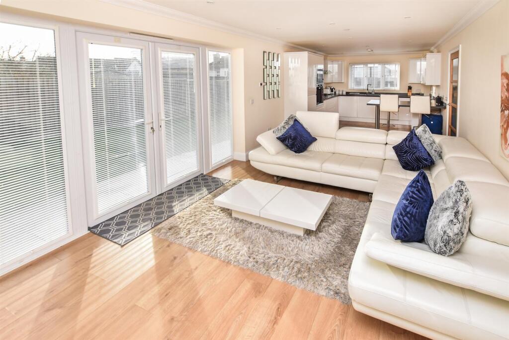 High Road, Benfleet – pohled 5