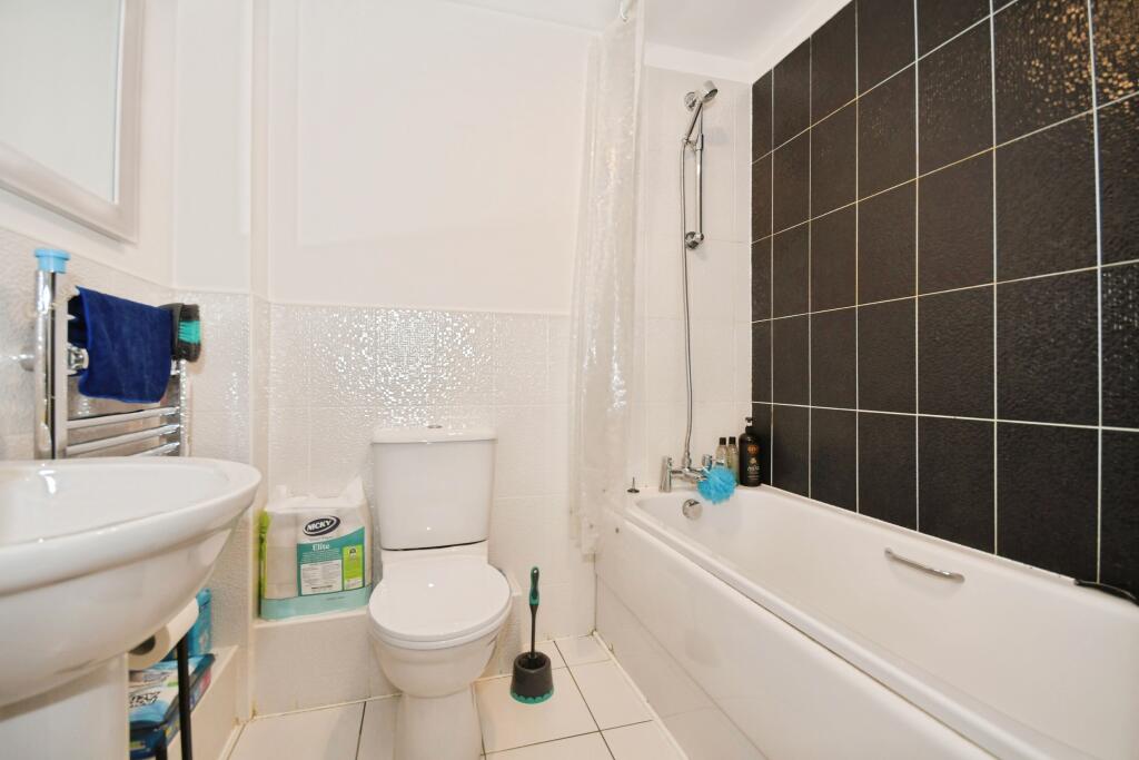 Ivy Bank Close , Sheffield, S36 - View 5