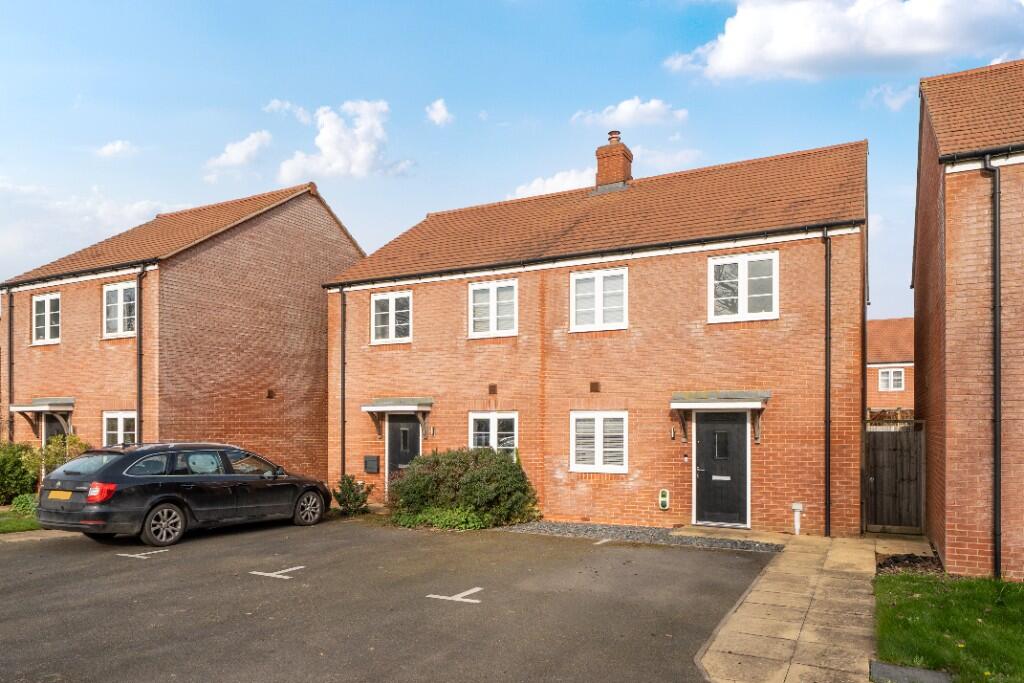 Main image of property: Garners Field, OX17