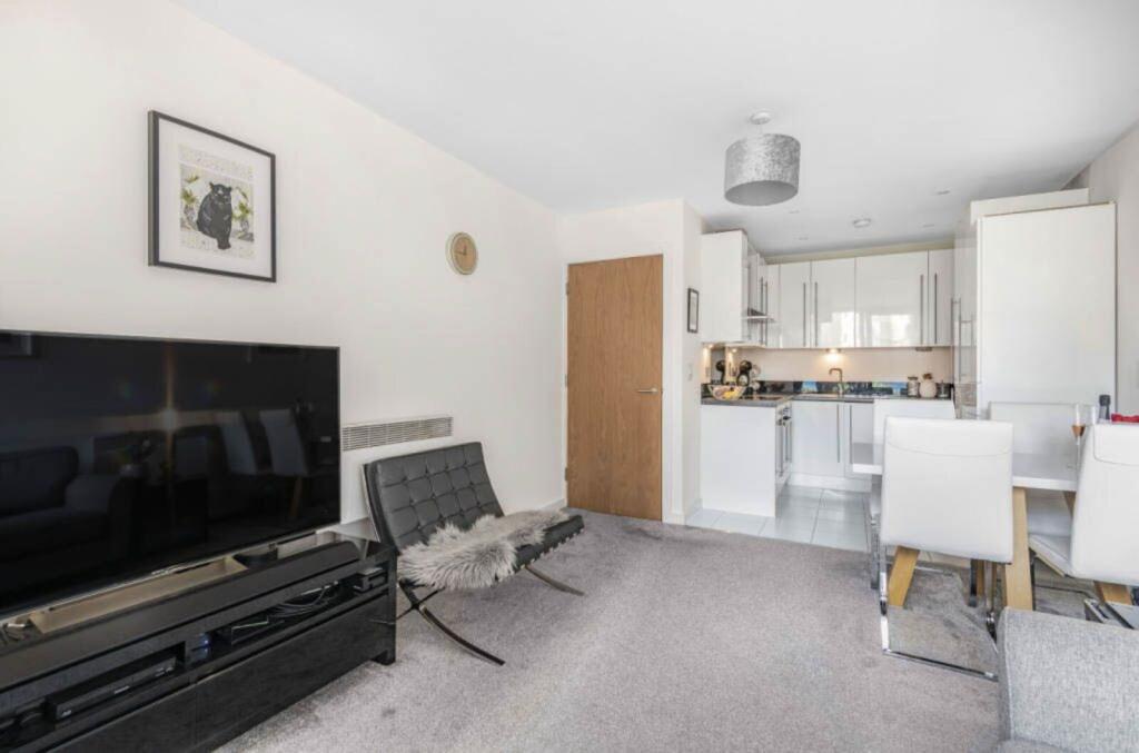 Apartment in London - View 5