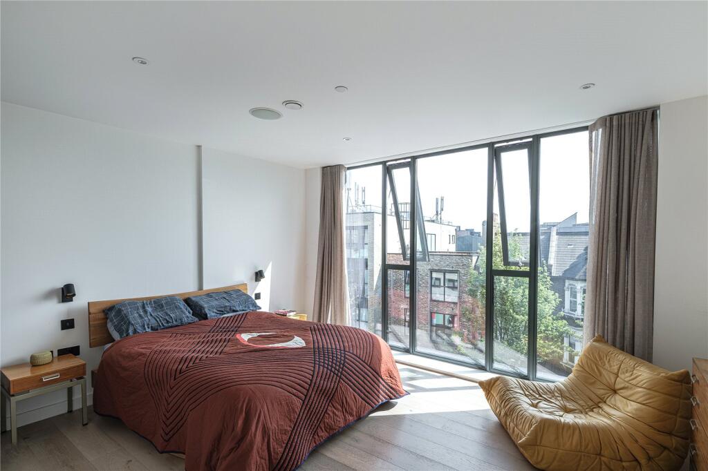 521 Cambridge Heath Road, Tower Hamlets, London, E2 - View 4