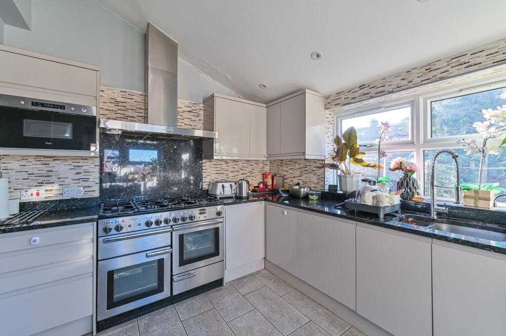 House in London - View 3