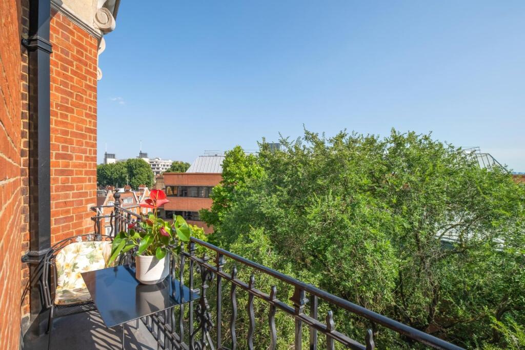 Apartment in London, Kensington - View 5