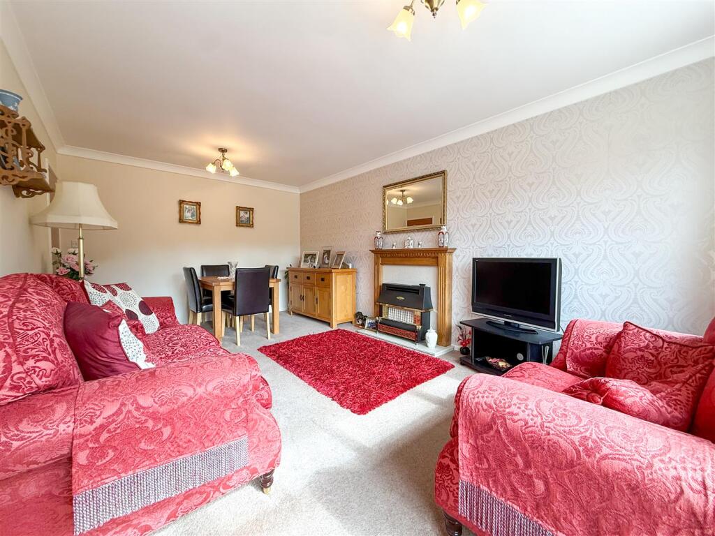House in Stoke-on-Trent - View 3