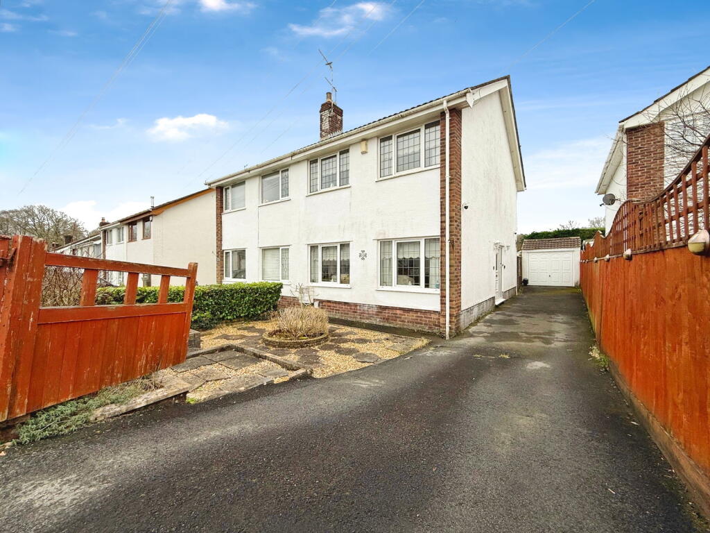 Main image of property: Ravensfield, Gowerton, Swansea, SA4 3AZ