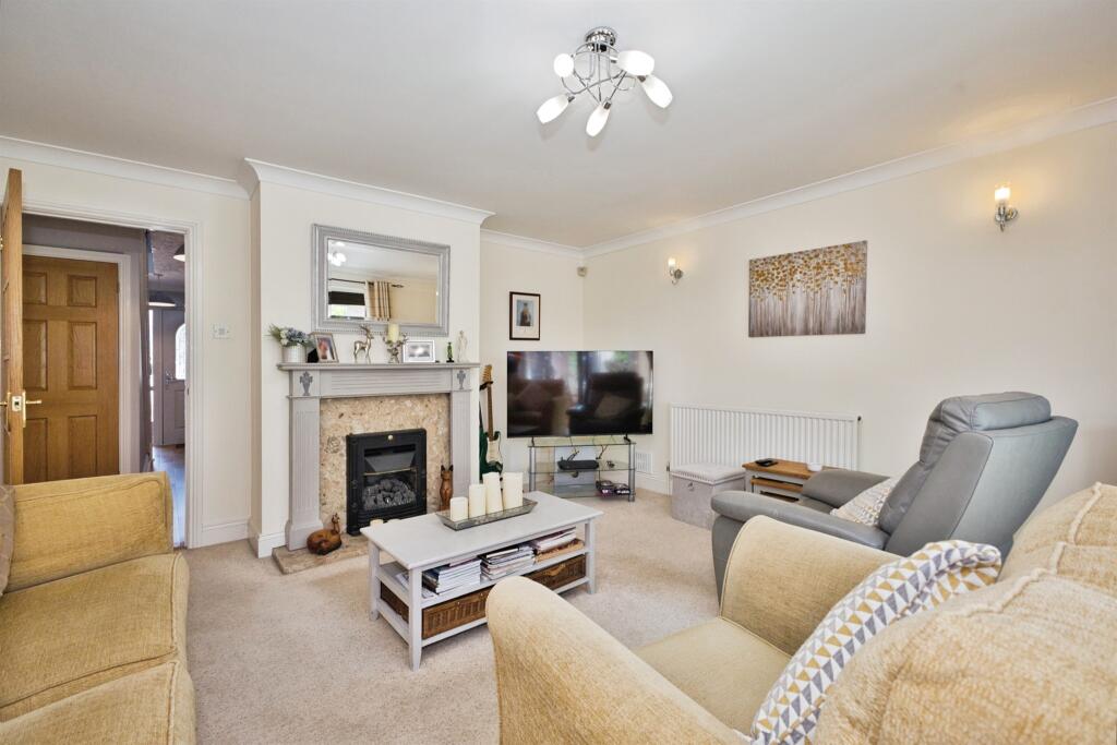 Wraxhill Road, YEOVIL photo 3