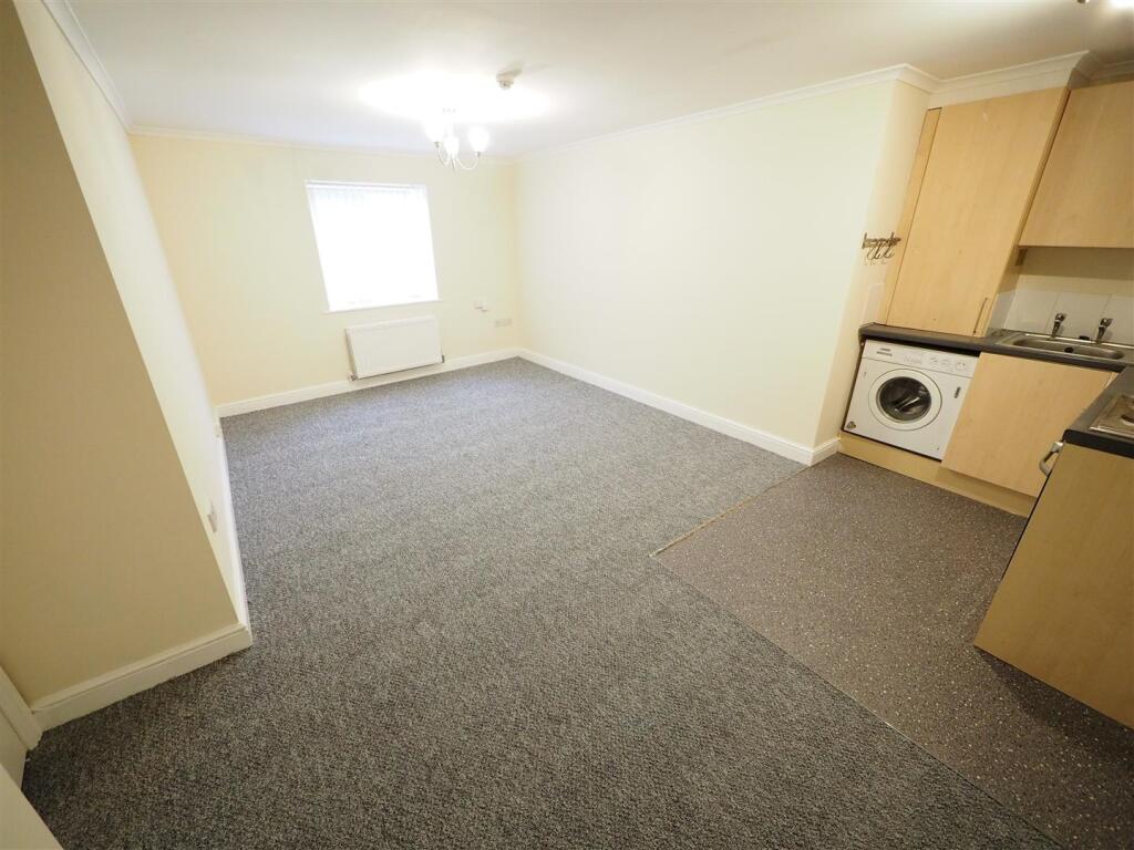 Apartment in Stockton-on-Tees - View 4