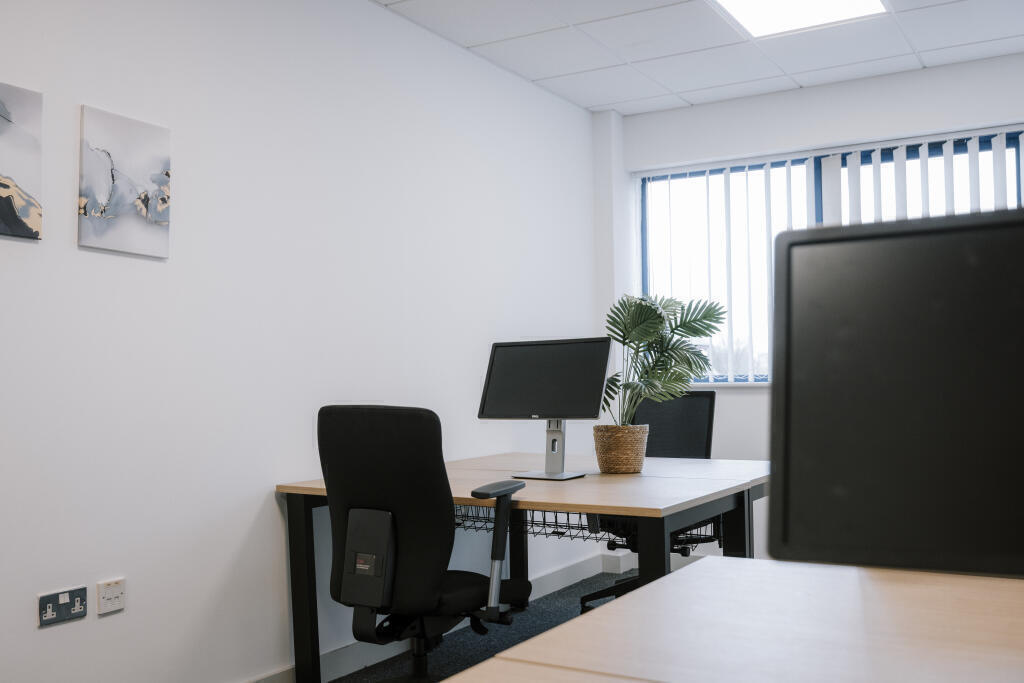 250 sqft office