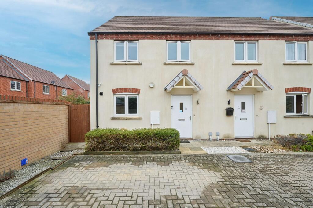 Main image of property: Redcar Road, Bicester, OX26