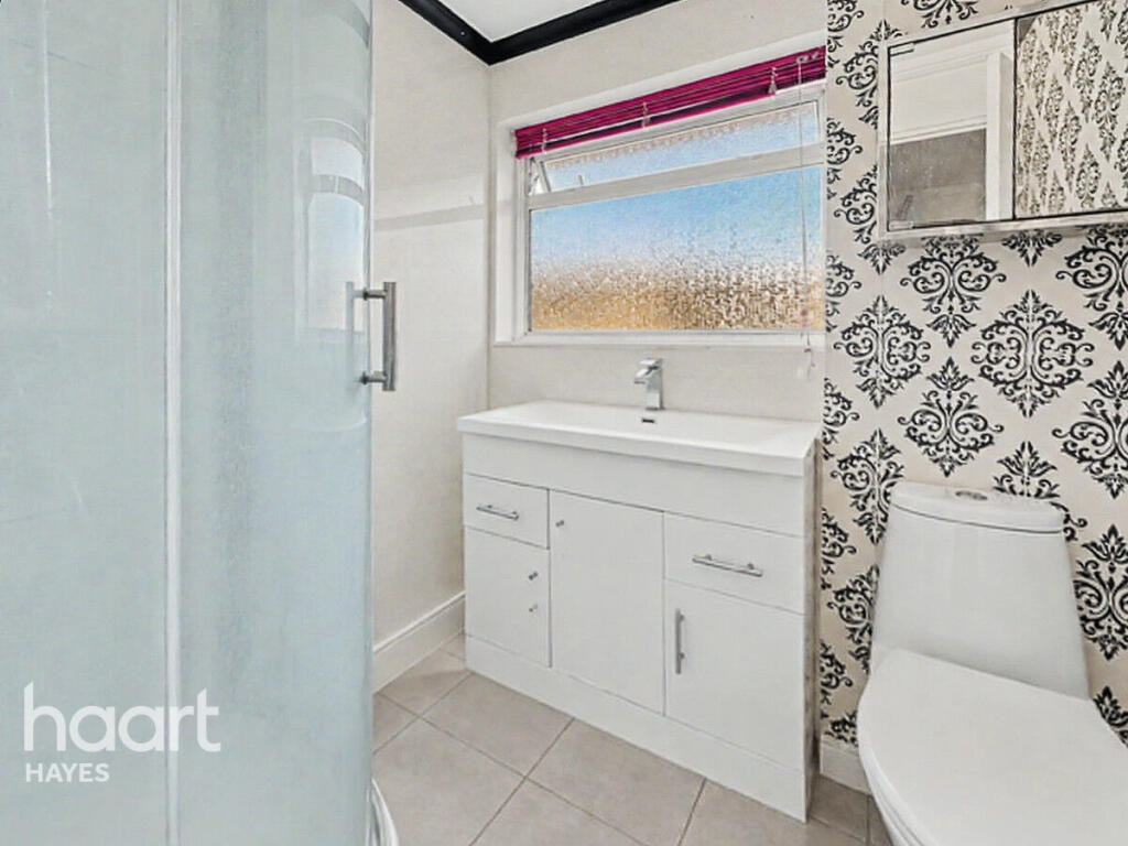 House in London, Charville, Hillingdon - View 2
