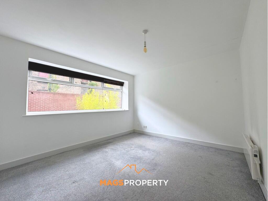 Apartment in Liverpool - More