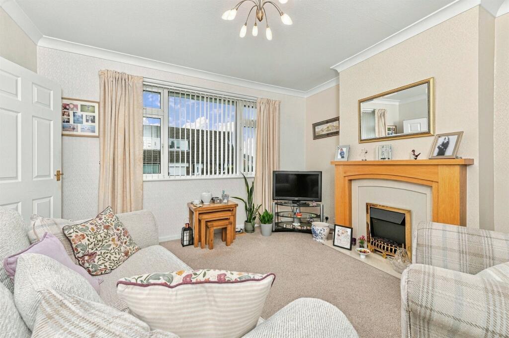 House in Kirklees, West Yorkshire - More