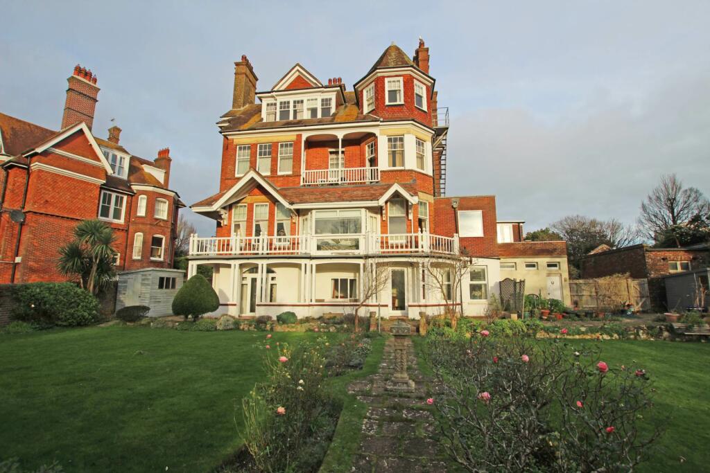 Staveley Road, Eastbourne, BN20 7LH