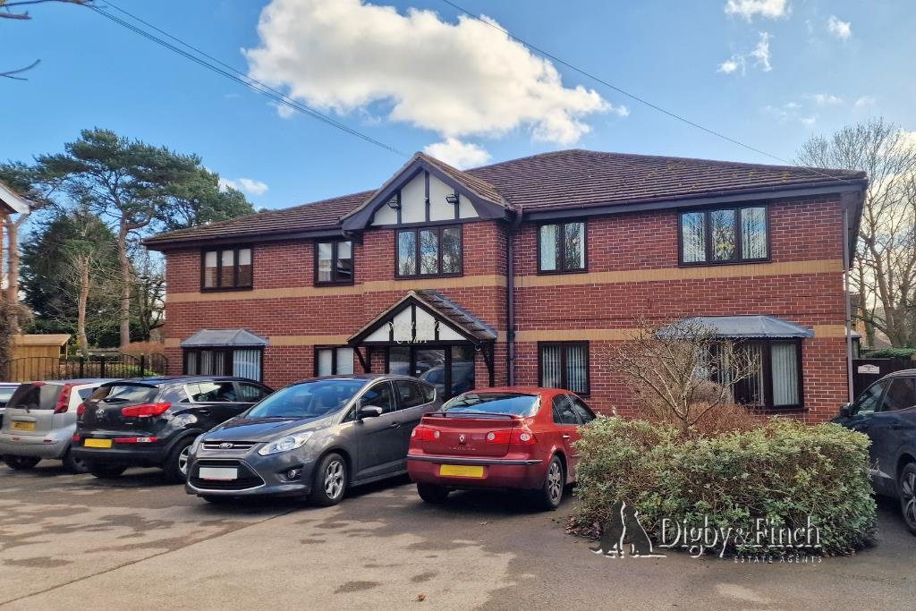 2-bed flat on Shelford Road, Radcliffe-On-Trent, Nottingham, £120,000