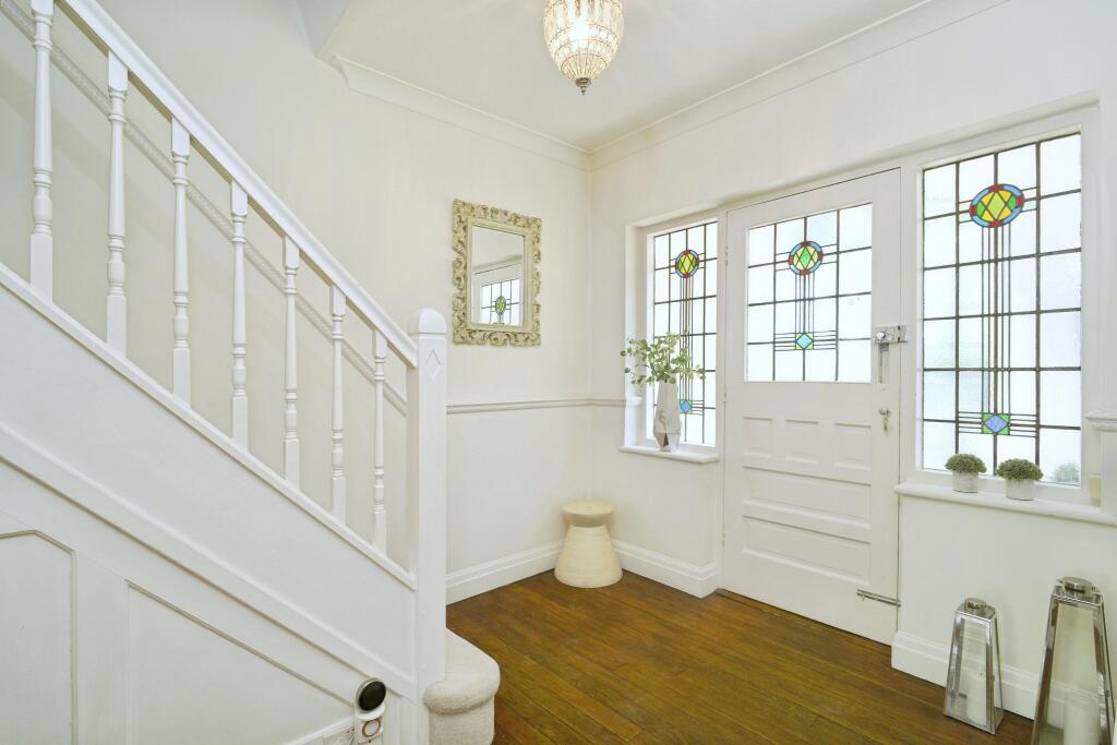 House in Solihull, West Midlands - More