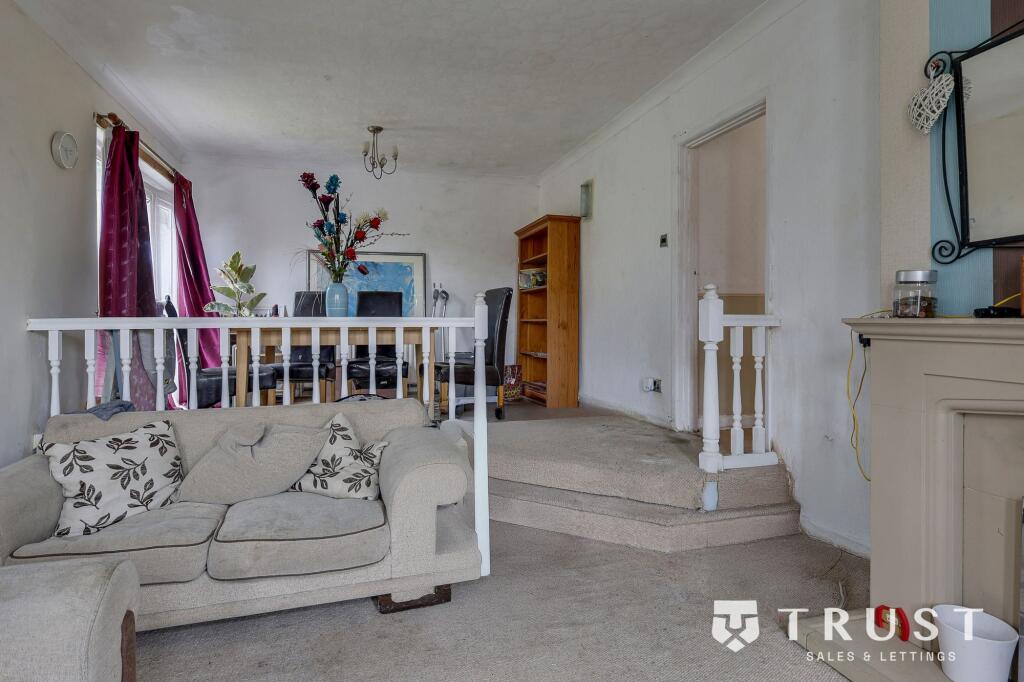 Eastfield Road, Mirfield, WF14 photo 3