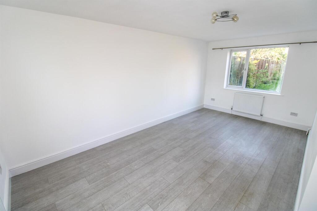 House in Corby, North Northamptonshire - View 3