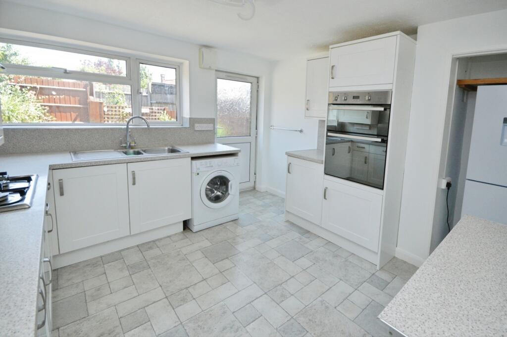 Munnings Gardens, Isleworth, TW7 photo 2