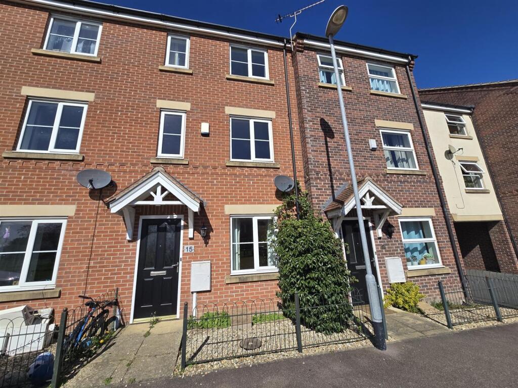 Main image of property: 15, Bramley Way, Misterton, DN10 4DY